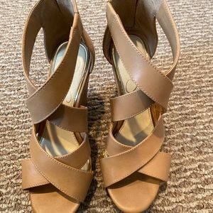 Jessica Simpson nude wedge heel size 6